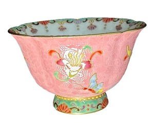 VINT 1970s Jingdezhen Famille Rose Sgraffito Porcelain 'Press-Hand' Cup