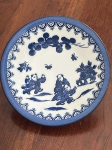 Vintage Japanese Nabeshima Style Blue White Dish Karako Boys Playing Bowl 5.4"